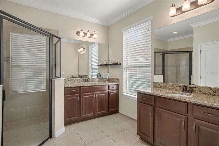 Image No.22-5 Bed House for sale