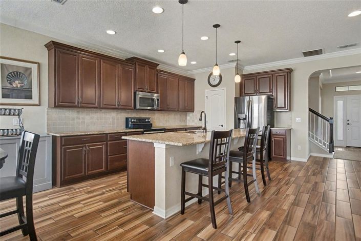 Image No.7-5 Bed House for sale