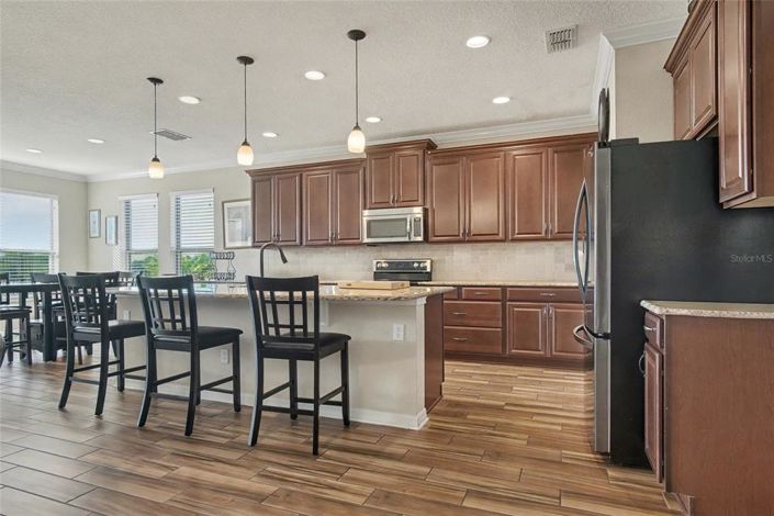 Image No.9-5 Bed House for sale