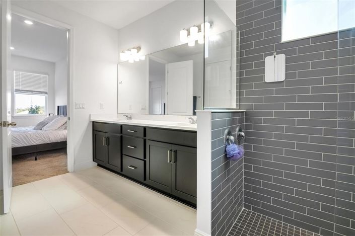 Image No.24-5 Bed House for sale