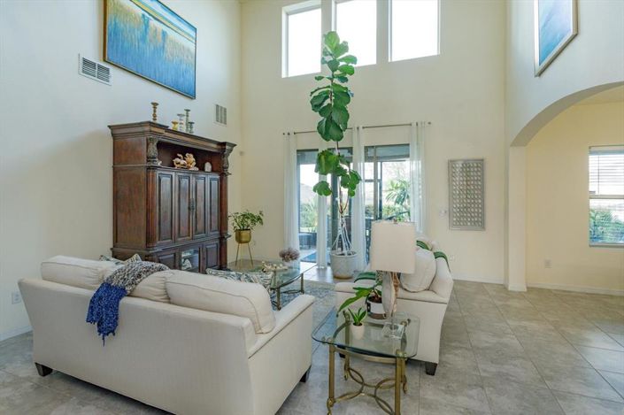 Image No.2-Maison de 4 chambres à vendre à Saint John