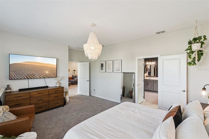 Image No.18-4 Bed House for sale