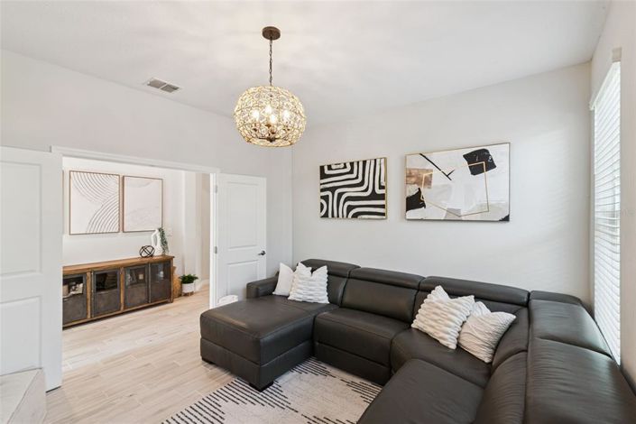 Image No.7-4 Bed House for sale