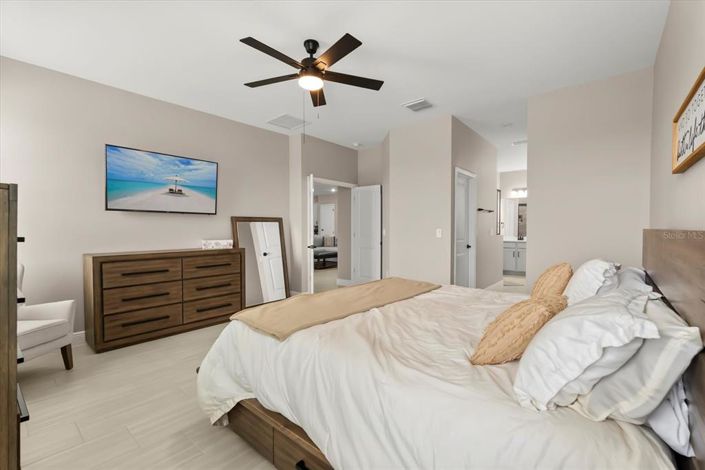 Image No.13-4 Bed House for sale