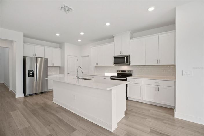 Image No.11-4 Bed Townhouse for sale