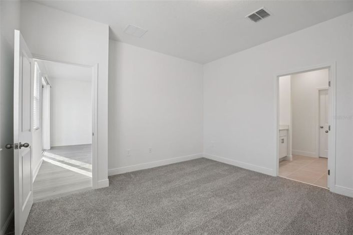 Image No.33-4 Bed Townhouse for sale