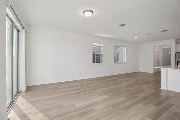 Image No.9-4 Bed Townhouse for sale