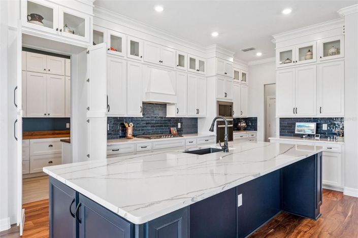 Image No.6-4 Bed House for sale