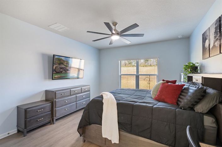 Image No.18-4 Bed House for sale