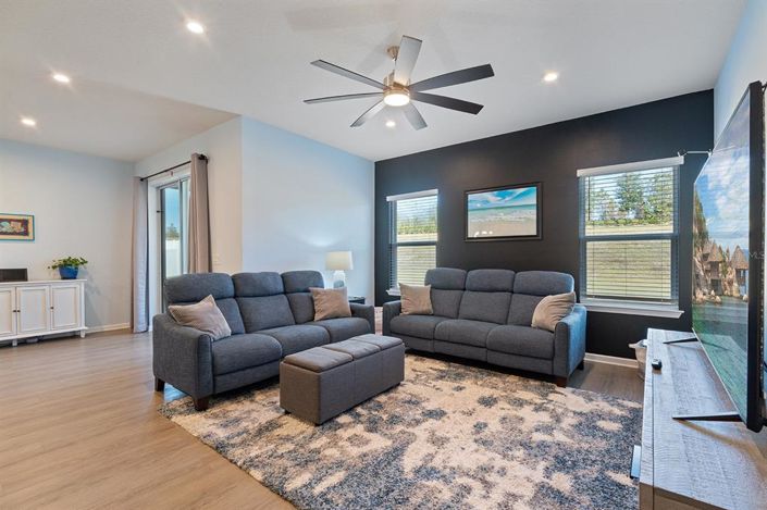 Image No.6-4 Bed House for sale