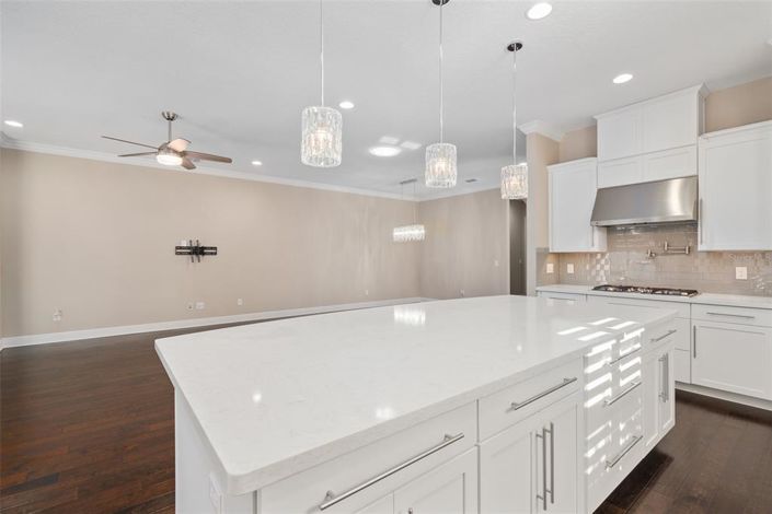 Image No.11-3 Bed House for sale