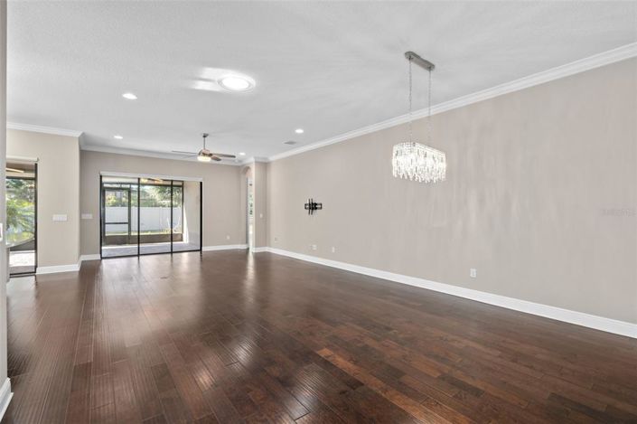 Image No.14-3 Bed House for sale