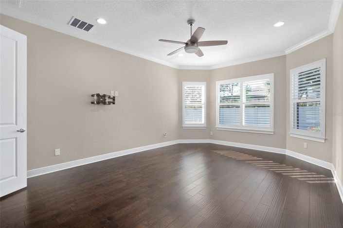 Image No.17-3 Bed House for sale