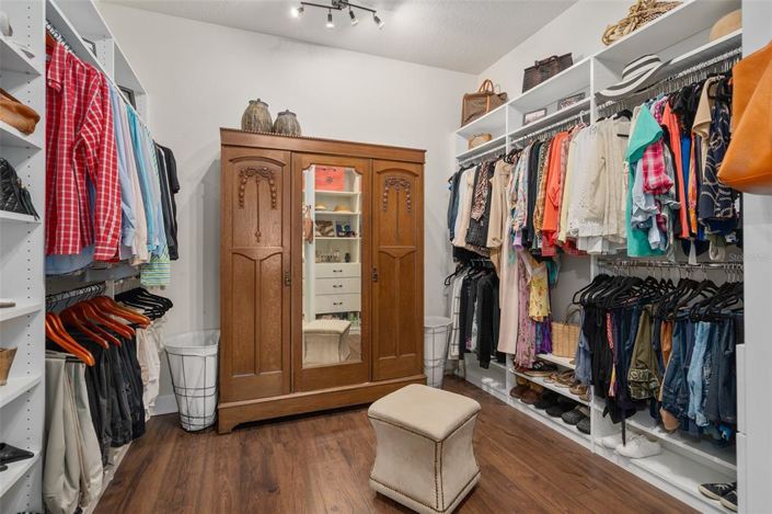 Image No.20-3 Bed House for sale