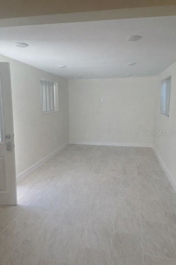 Image No.12-5 Bed House for sale