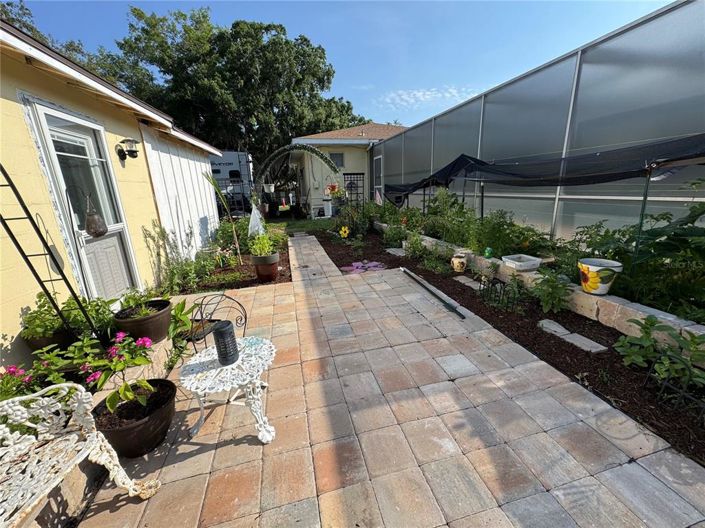 Image No.16-5 Bed House for sale