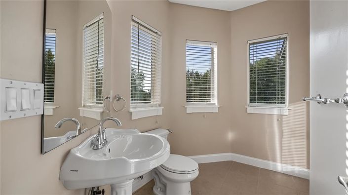 Image No.41-4 Bed House for sale