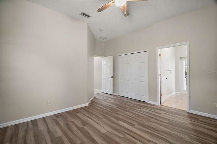 Image No.26-4 Bed House for sale