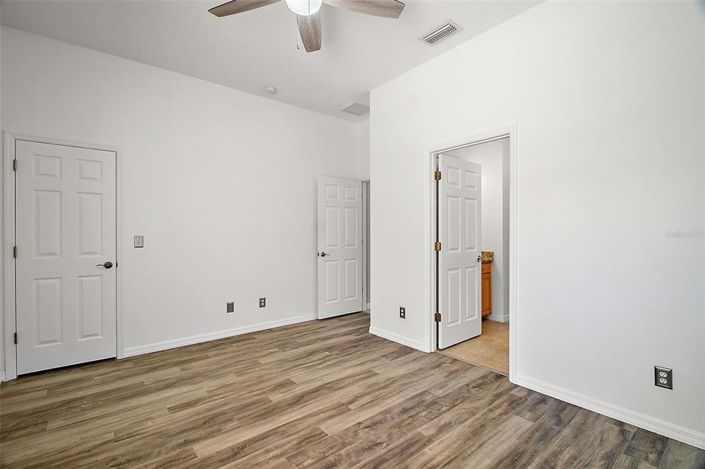 Image No.33-4 Bed House for sale