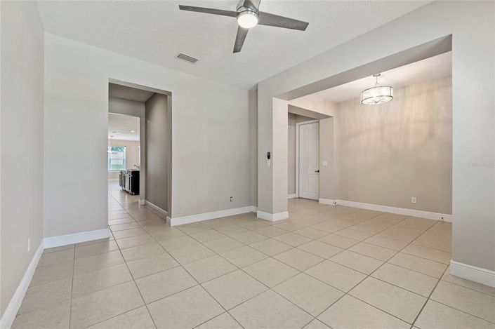 Image No.17-6 Bed House for sale