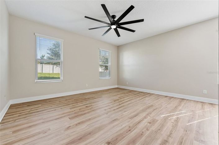 Image No.21-6 Bed House for sale