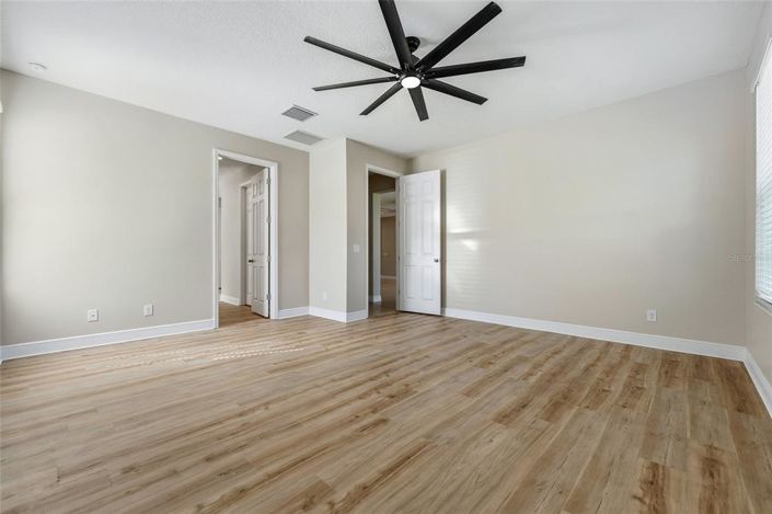 Image No.22-6 Bed House for sale