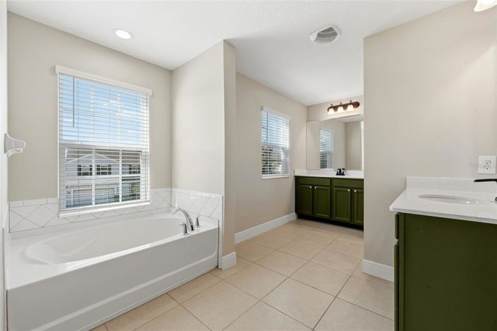 Image No.33-6 Bed House for sale