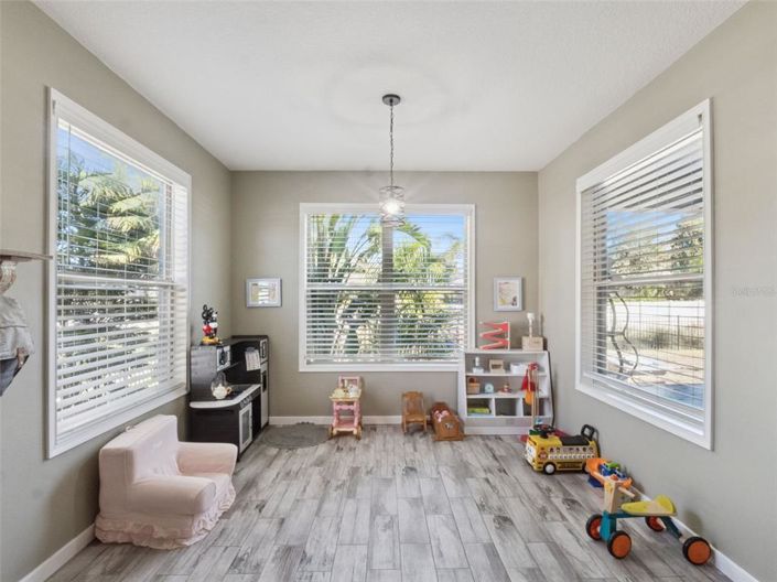 Image No.16-4 Bed House for sale