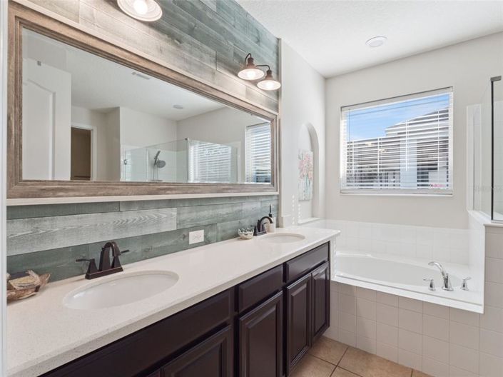 Image No.24-4 Bed House for sale