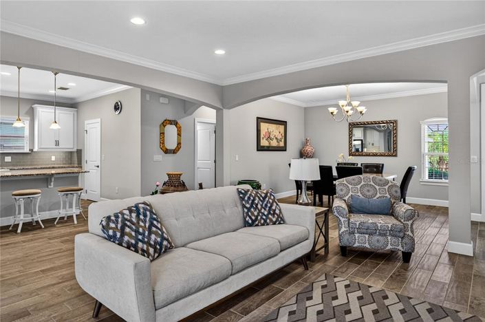 Image No.9-2 Bed House for sale