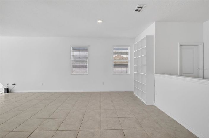 Image No.8-5 Bed House for sale