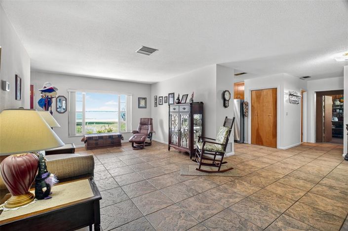 Image No.26-4 Bed House for sale