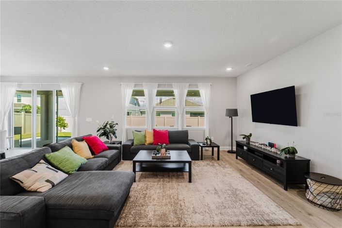 Image No.9-4 Bed House for sale