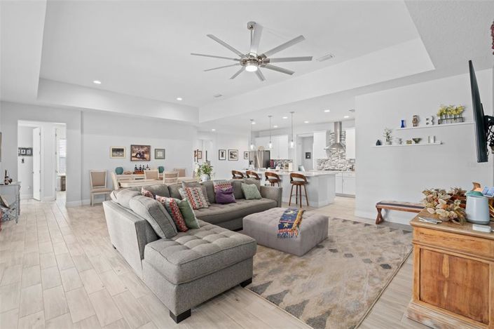 Image No.17-4 Bed House for sale