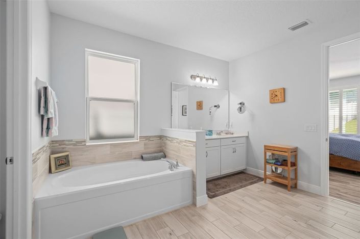 Image No.22-4 Bed House for sale