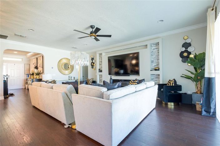 Image No.7-4 Bed House for sale