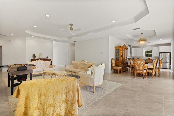 Image No.12-4 Bed House for sale