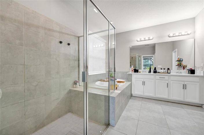 Image No.25-4 Bed House for sale