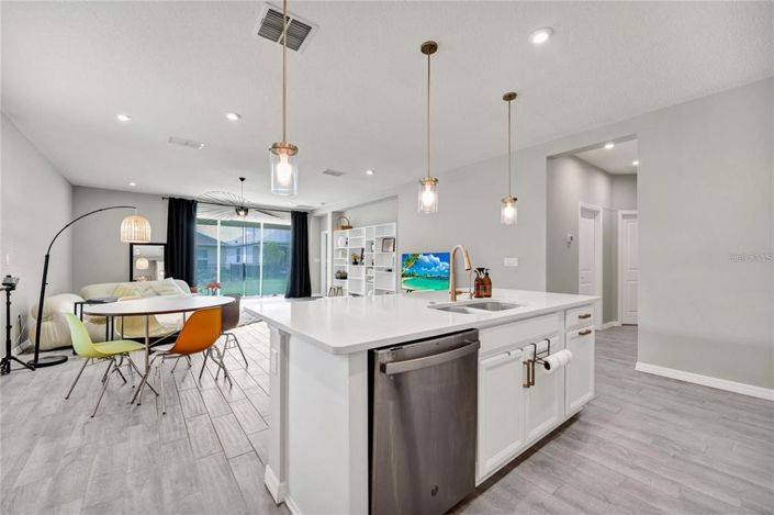 Image No.9-4 Bed House for sale