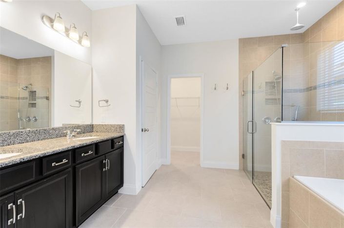 Image No.11-5 Bed House for sale