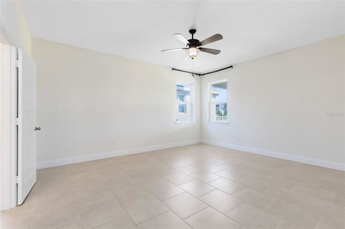 Image No.13-5 Bed House for sale