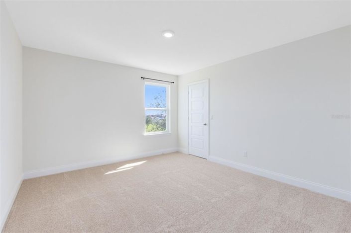 Image No.19-5 Bed House for sale