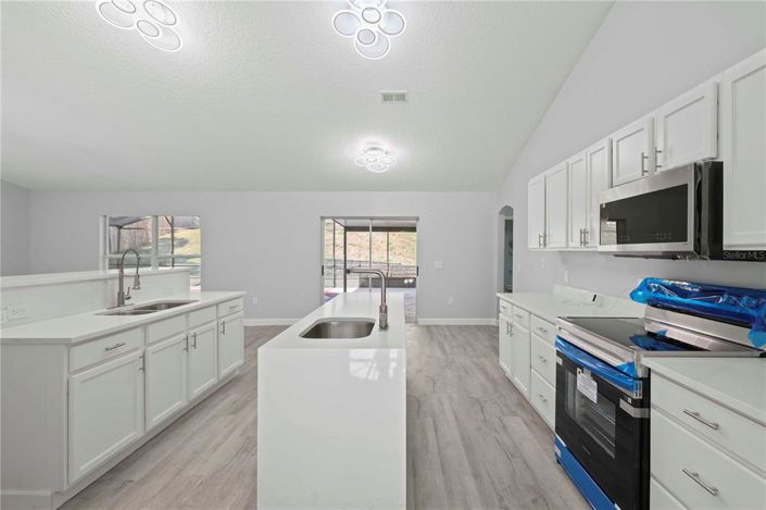 Image No.11-3 Bed House for sale