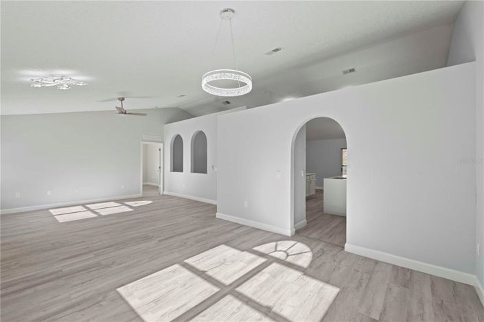 Image No.8-3 Bed House for sale