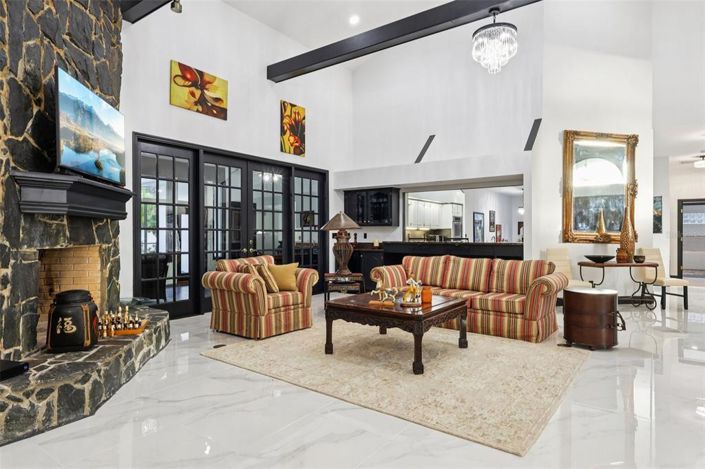 Image No.15-4 Bed House for sale