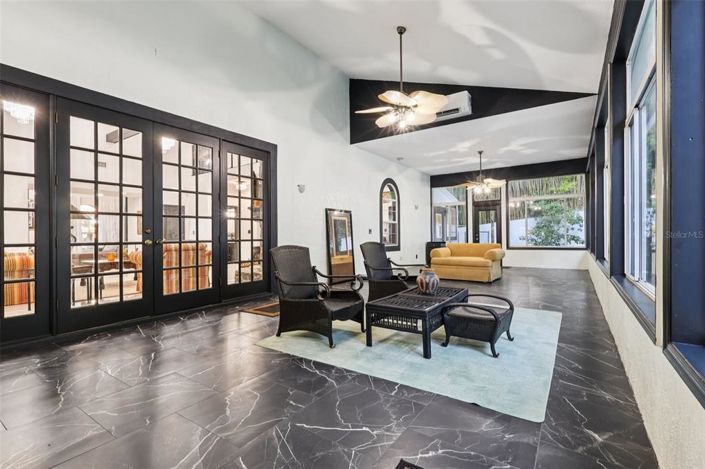 Image No.25-4 Bed House for sale