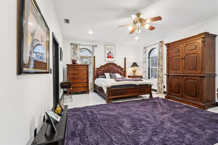 Image No.32-4 Bed House for sale