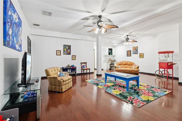 Image No.42-4 Bed House for sale