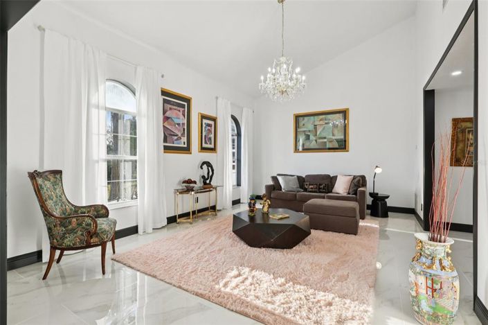 Image No.5-4 Bed House for sale