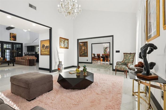 Image No.6-4 Bed House for sale